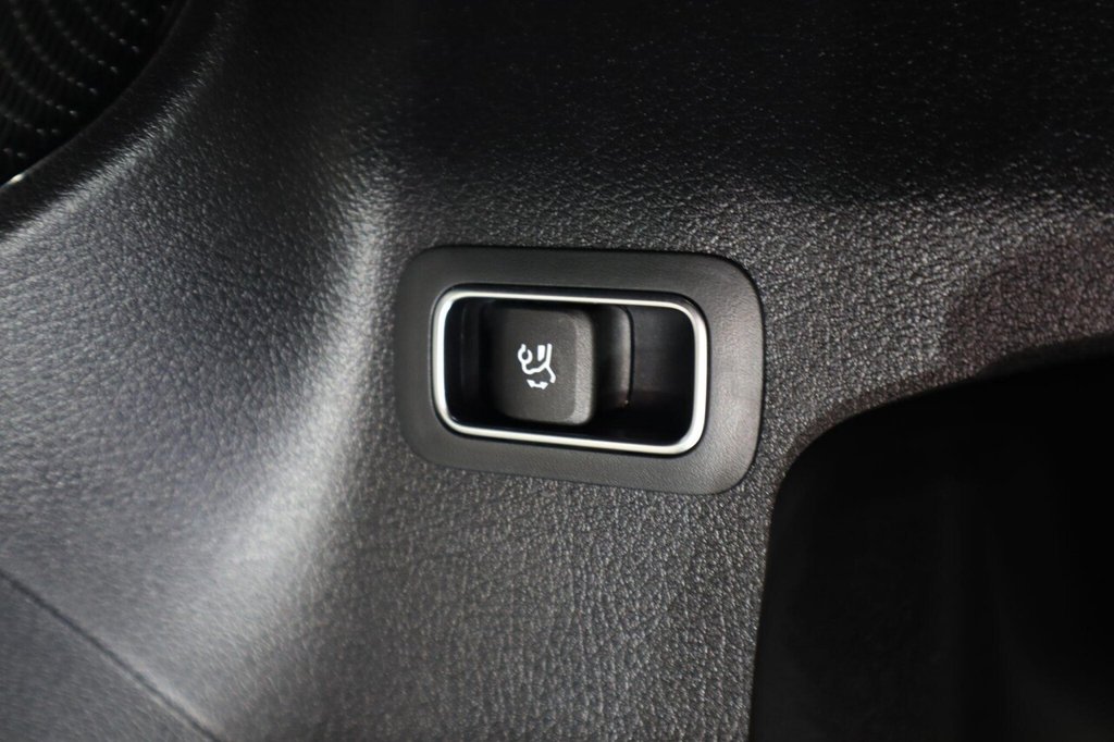 Used Mercedes-Benz GLB 2021 for sale - 77452188: Photo 24