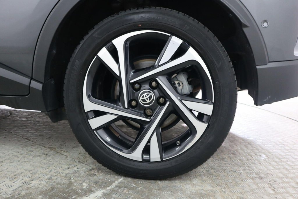 Used Toyota C-HR 2022 for sale - 76986170: Photo 11