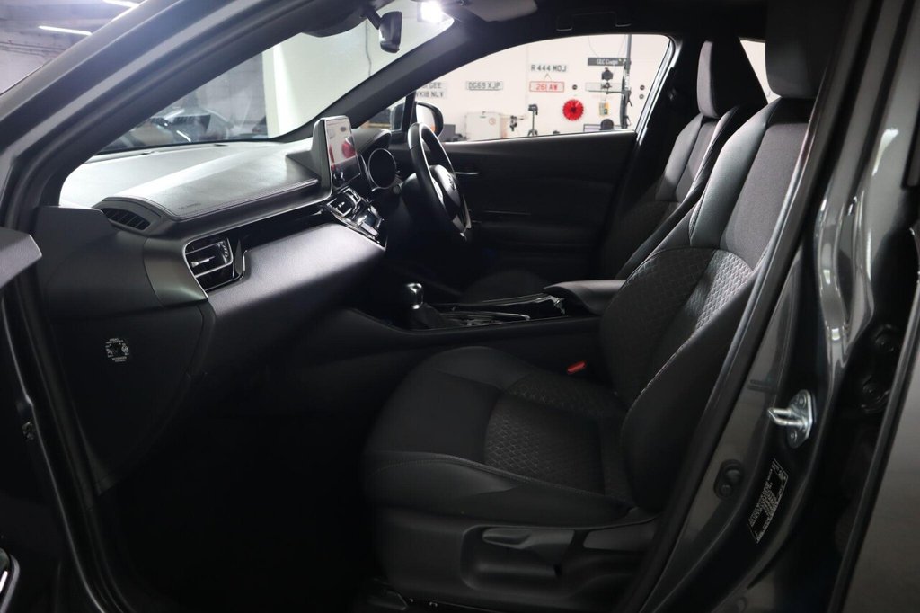 Used Toyota C-HR 2022 for sale - 76986170: Photo 30