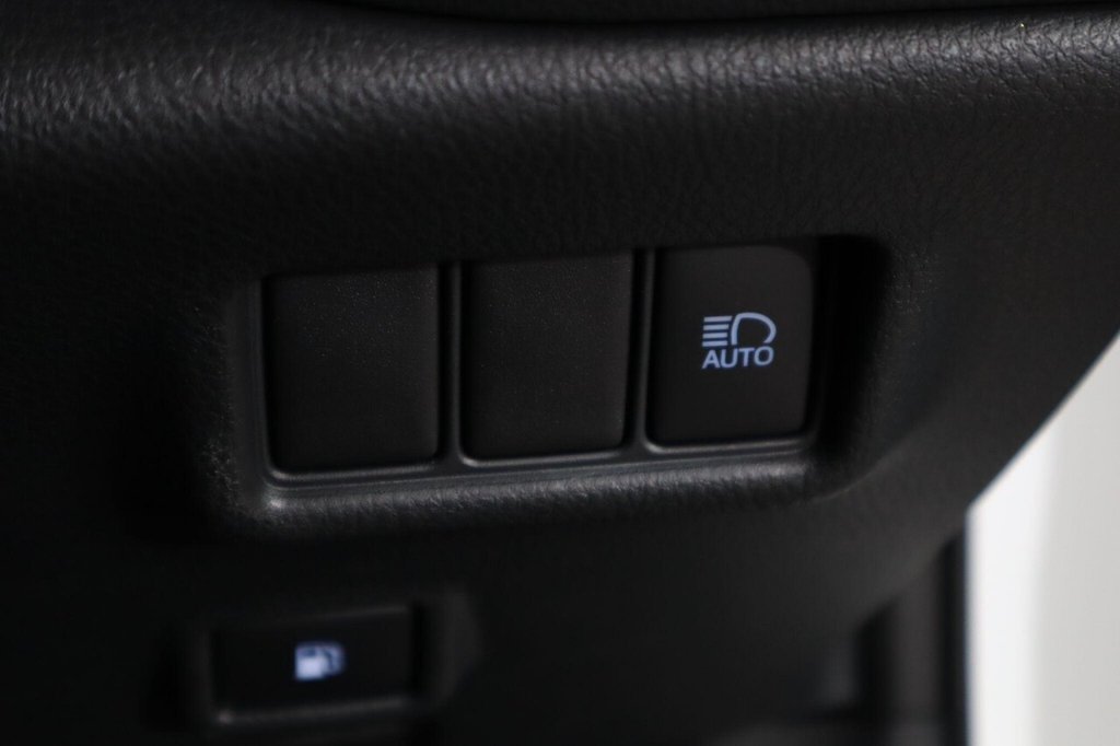 Used Toyota C-HR 2022 for sale - 76711466: Photo 28