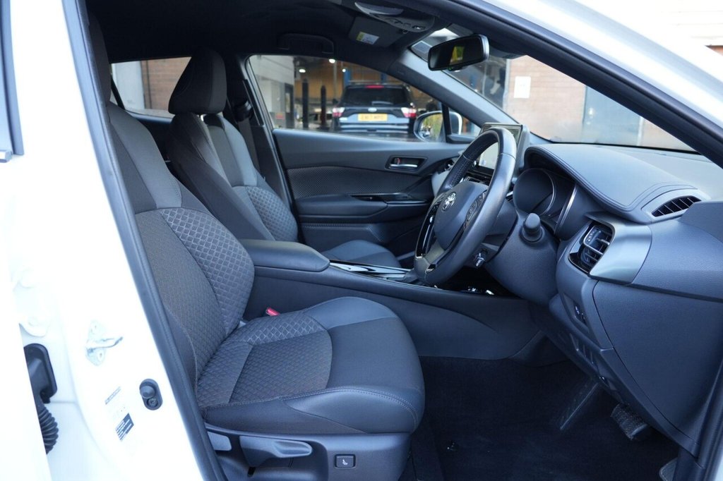 Used Toyota C-HR 2022 for sale - 76910442: Photo 15