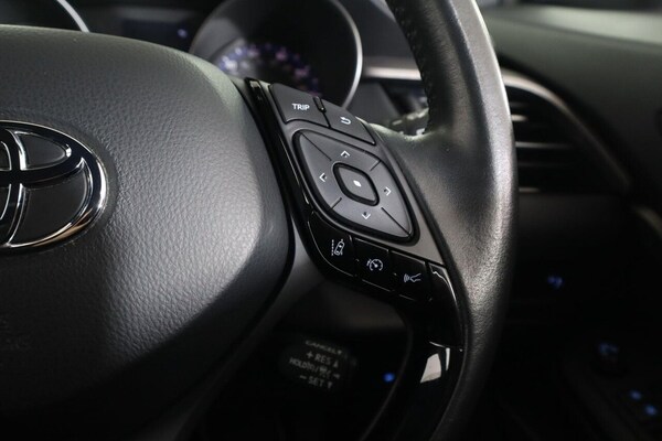 Used Toyota C-HR 2021 for sale - 76323416: Photo 17