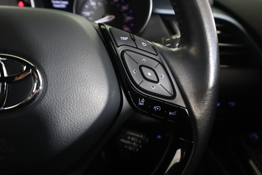 Used Toyota C-HR 2022 for sale - 76642457: Photo 17