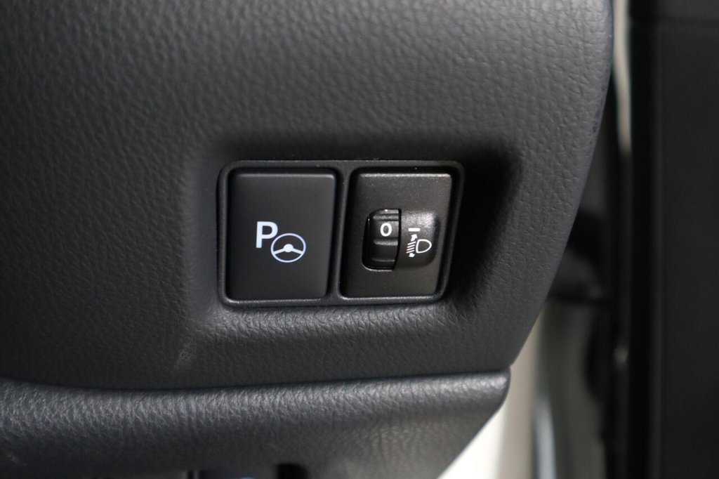 Used Toyota C-HR 2022 for sale - 76642457: Photo 25