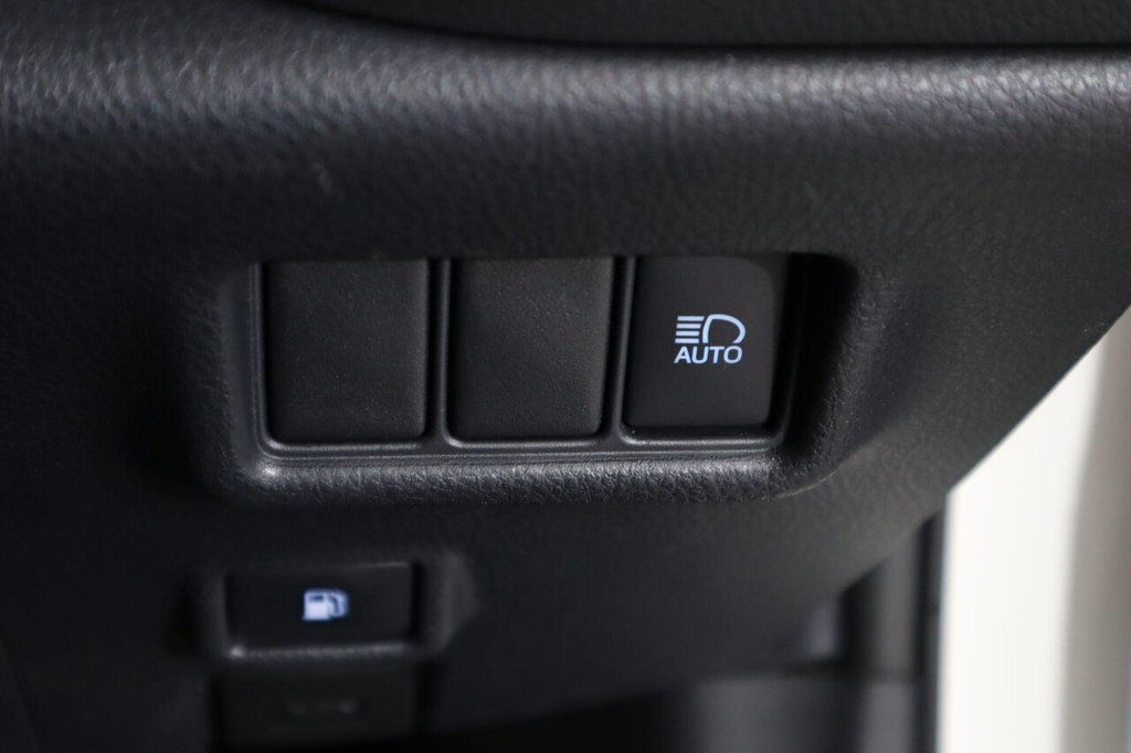 Used Toyota C-HR 2022 for sale - 76642457: Photo 26