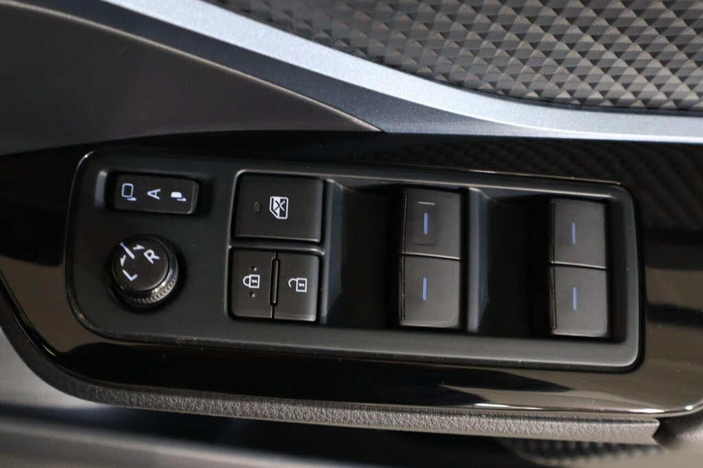 Used Toyota C-HR 2022 for sale - 76642457: Photo 27