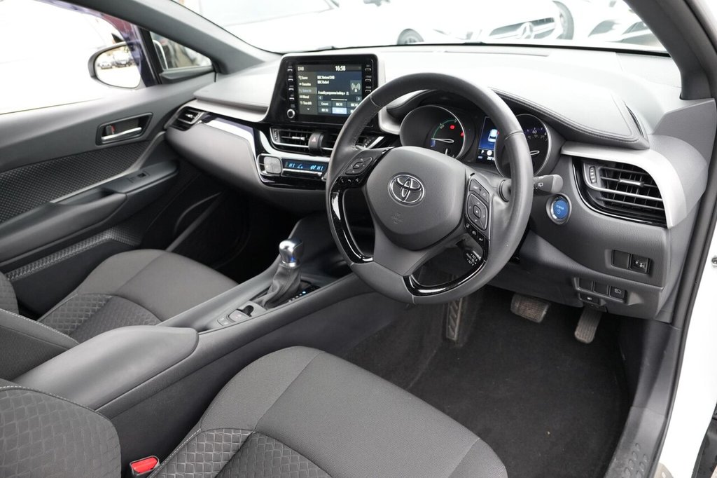 Used Toyota C-HR 2023 for sale - 78030861: Photo 18