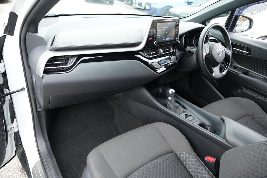 Used Toyota C-HR 2023 for sale - 78030861: Photo 19