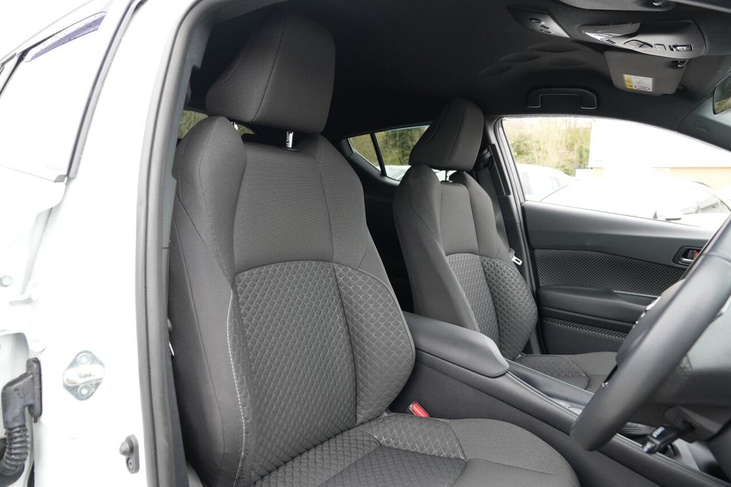 Used Toyota C-HR 2023 for sale - 78030861: Photo 24