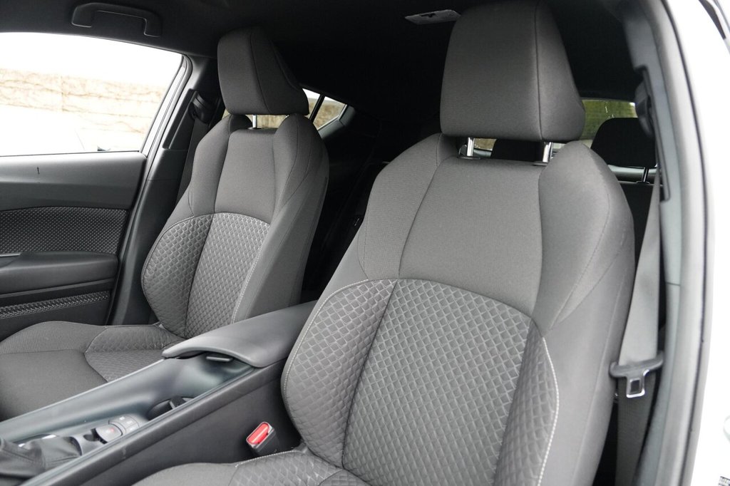 Used Toyota C-HR 2023 for sale - 78030861: Photo 26