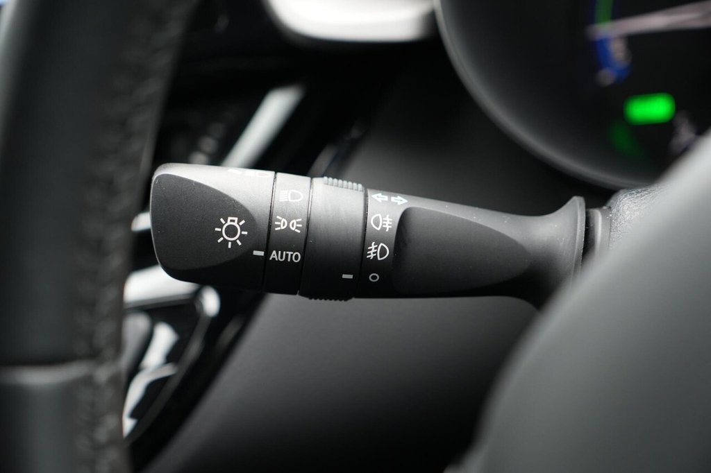 Used Toyota C-HR 2023 for sale - 78030861: Photo 44