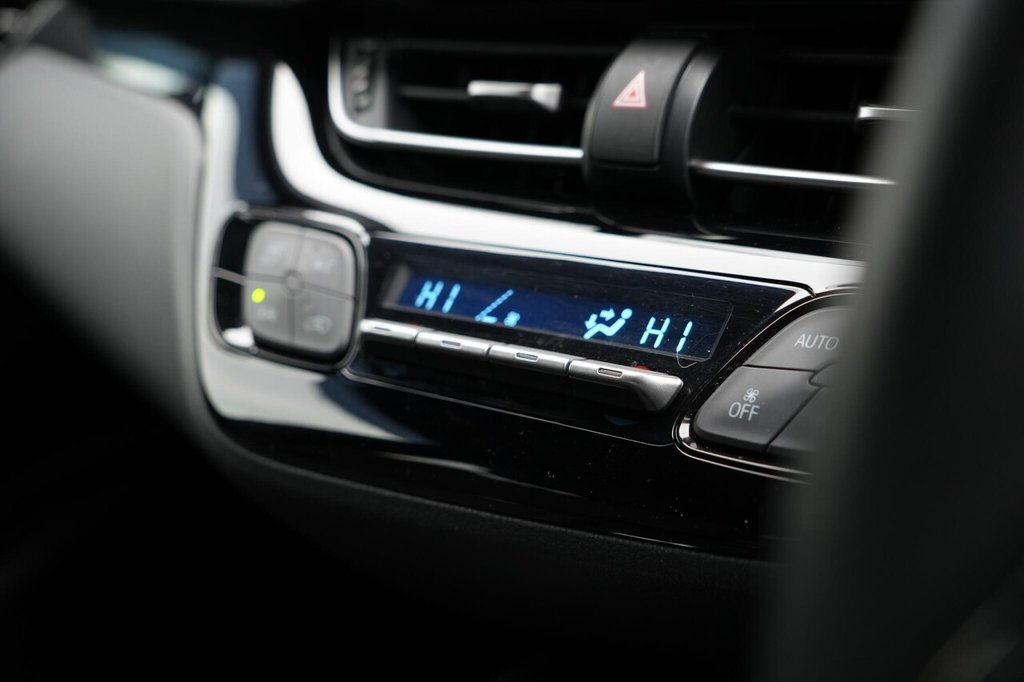 Used Toyota C-HR 2023 for sale - 78030861: Photo 49