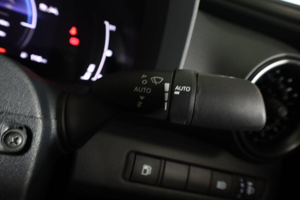 Used Toyota C-HR 2024 for sale - 77188600: Photo 18