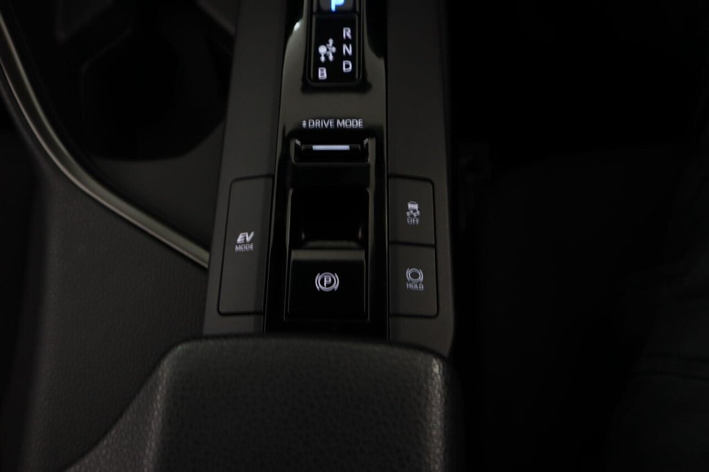 Used Toyota C-HR 2024 for sale - 77188600: Photo 23