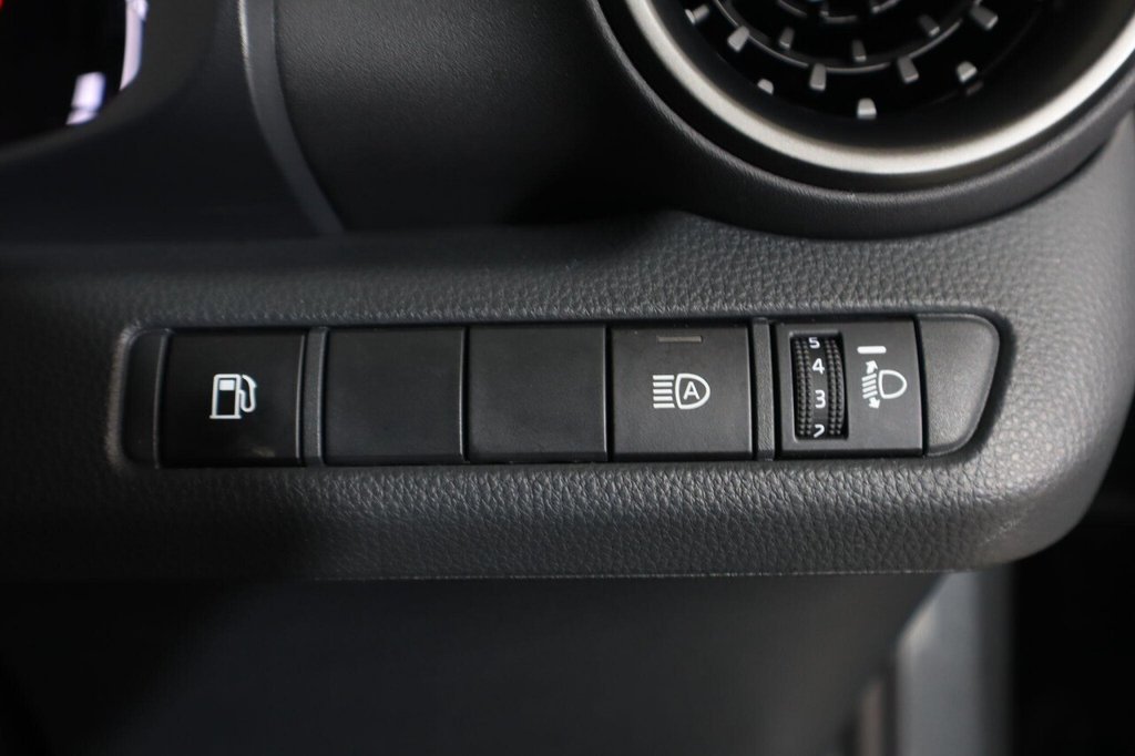 Used Toyota C-HR 2024 for sale - 77188600: Photo 24