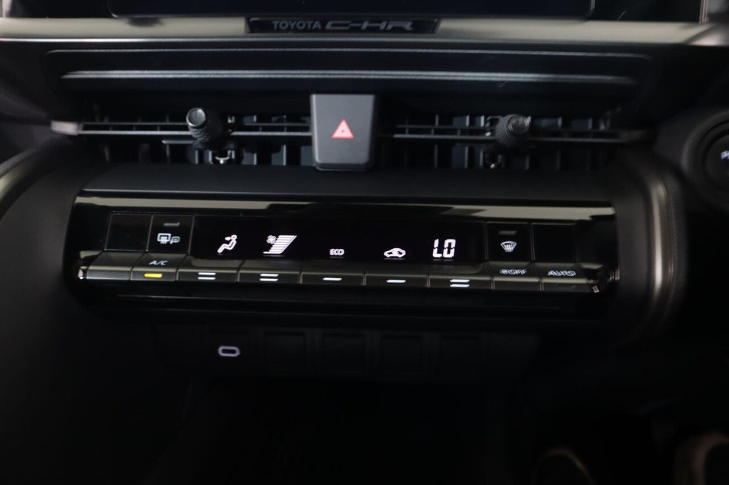 Used Toyota C-HR 2024 for sale - 77188600: Photo 32