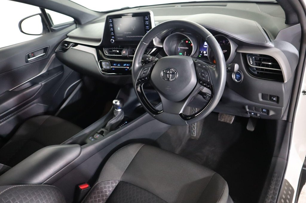 Used Toyota C-HR 2023 for sale - 77111040: Photo 11
