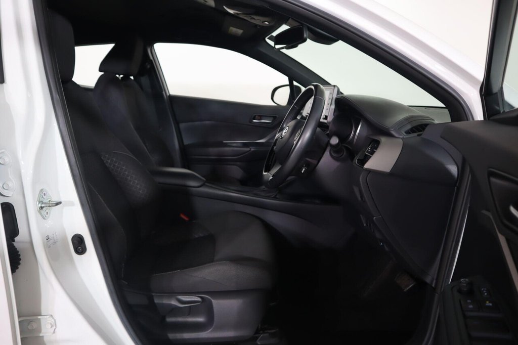 Used Toyota C-HR 2023 for sale - 77111040: Photo 19