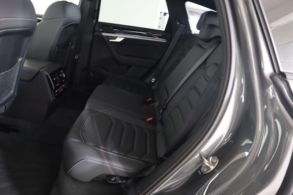 Used Volkswagen Touareg 2023 for sale - 77667557: Photo 16