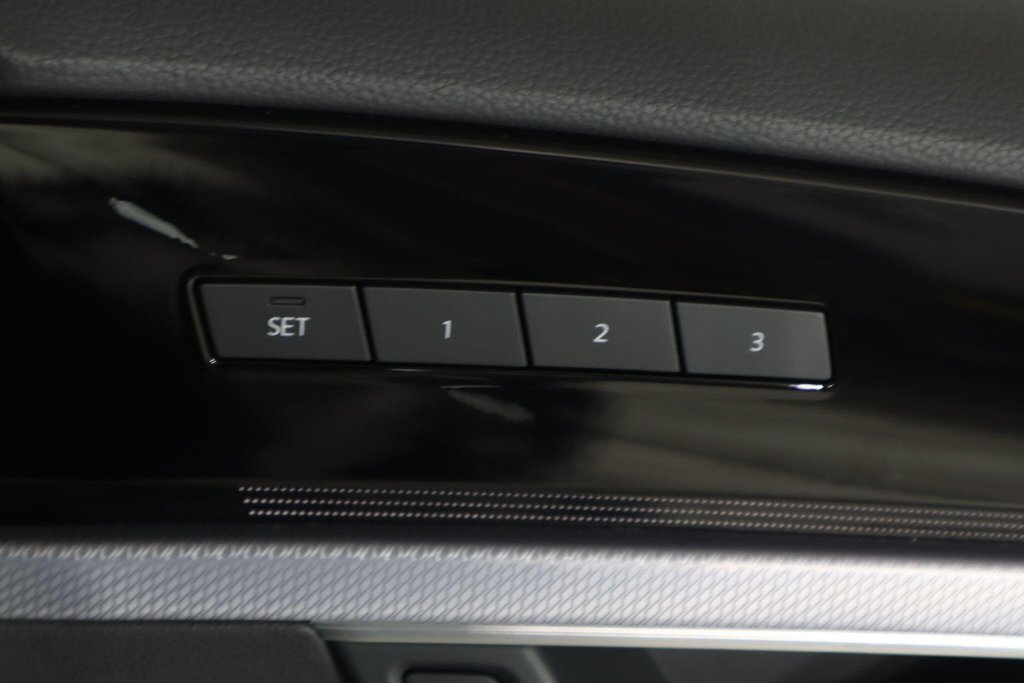 Used Volkswagen Touareg 2023 for sale - 77667557: Photo 26