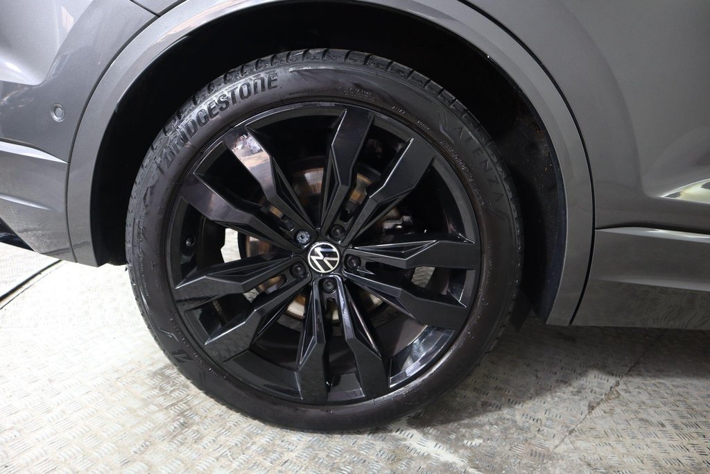 Used Volkswagen Touareg 2023 for sale - 77667557: Photo 32