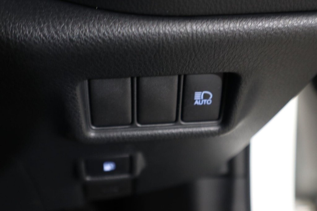 Used Toyota C-HR 2022 for sale - 76914766: Photo 24