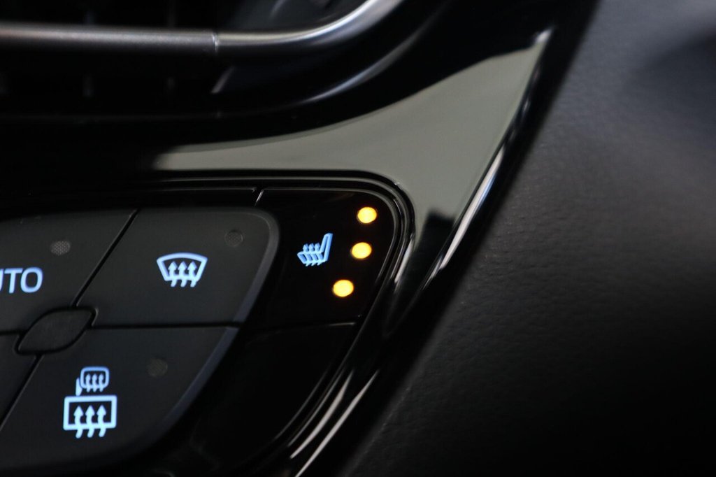 Used Toyota C-HR 2022 for sale - 76698560: Photo 25