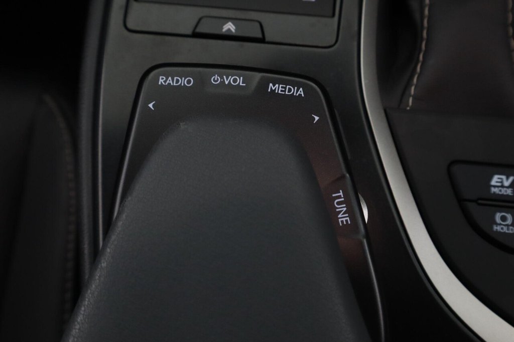 Used Lexus UX 2021 for sale - 76605024: Photo 28