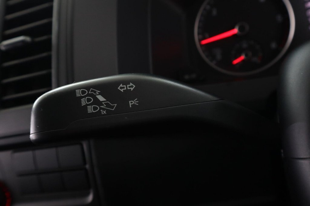 Used Volkswagen Transporter Shuttle 2019 for sale - 76417235: Photo 14