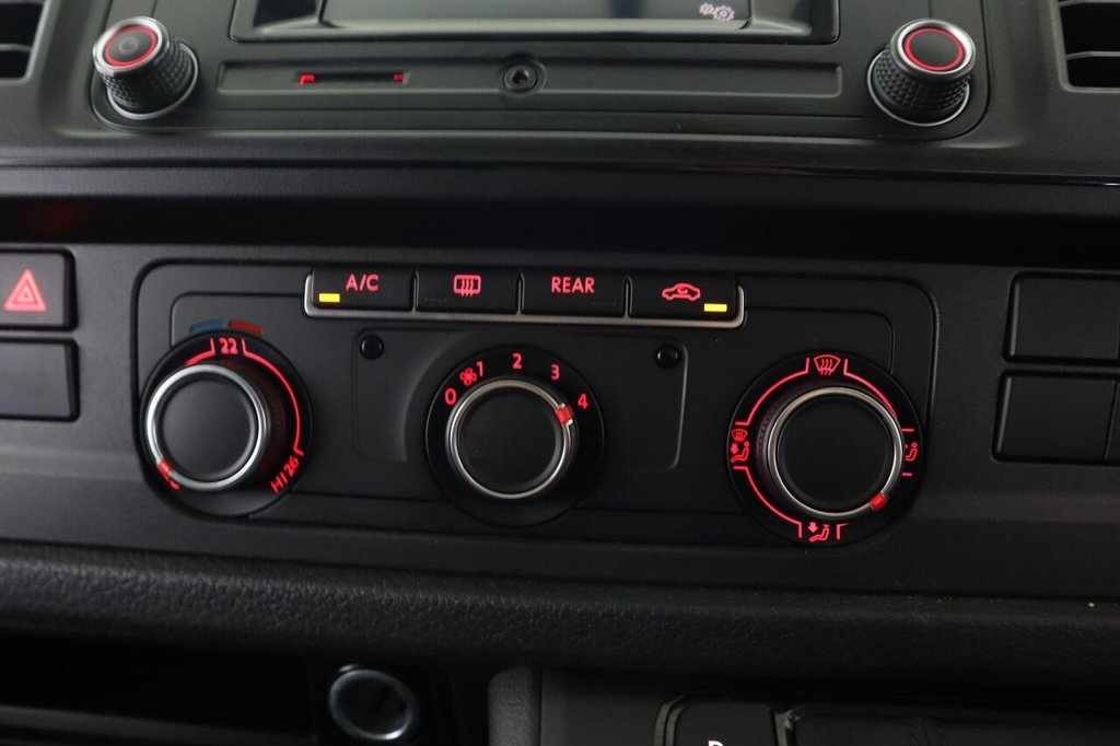 Used Volkswagen Transporter Shuttle 2019 for sale - 76417235: Photo 15