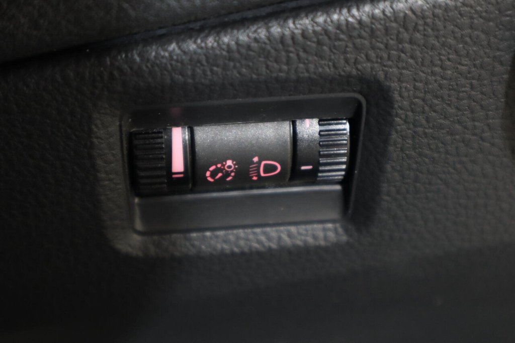 Used Volkswagen Transporter Shuttle 2019 for sale - 76417235: Photo 17