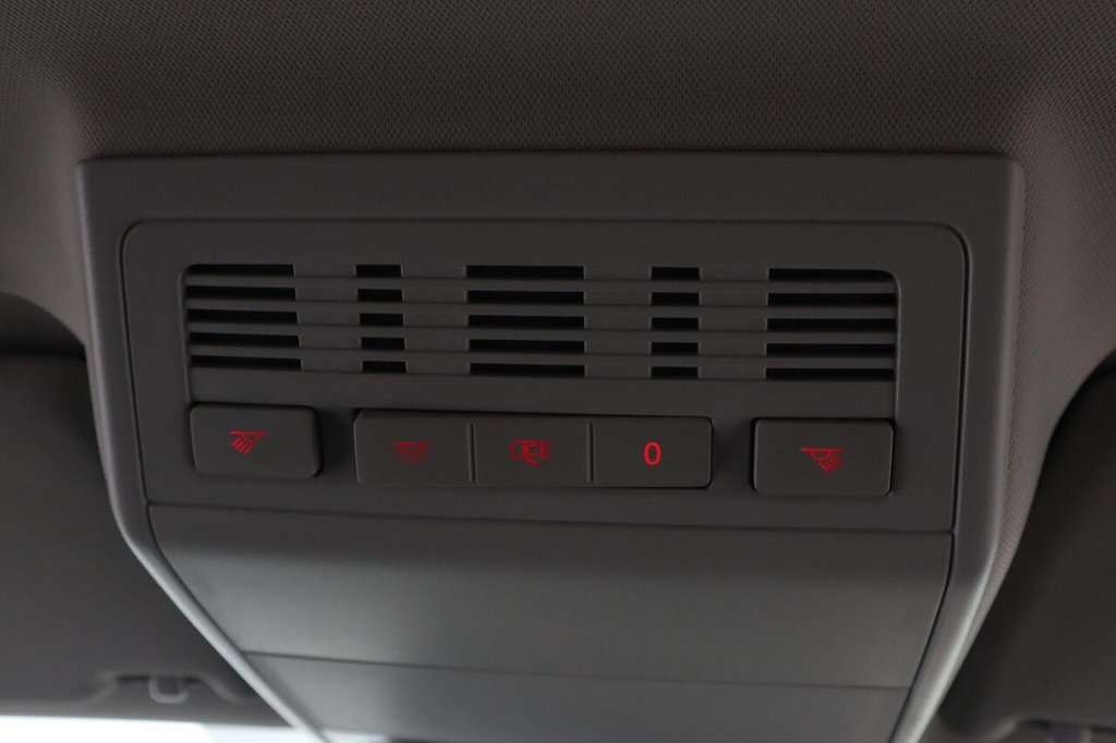 Used Volkswagen Transporter Shuttle 2019 for sale - 76417235: Photo 28