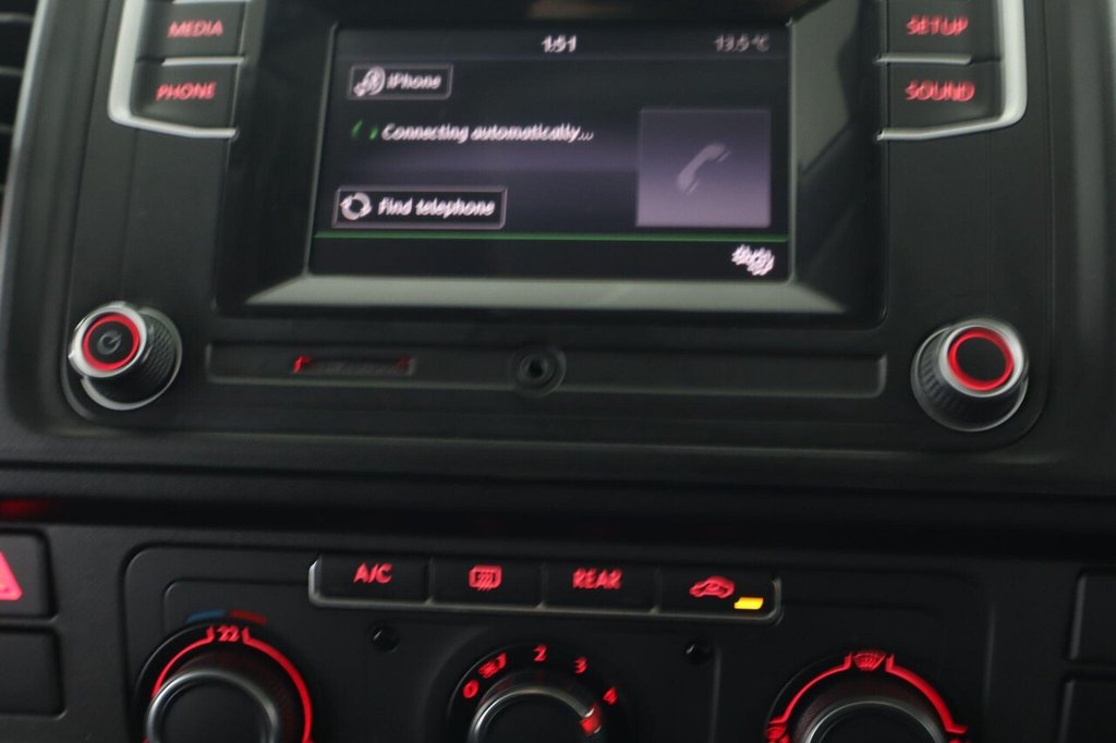 Used Volkswagen Transporter Shuttle 2019 for sale - 76417235: Photo 31