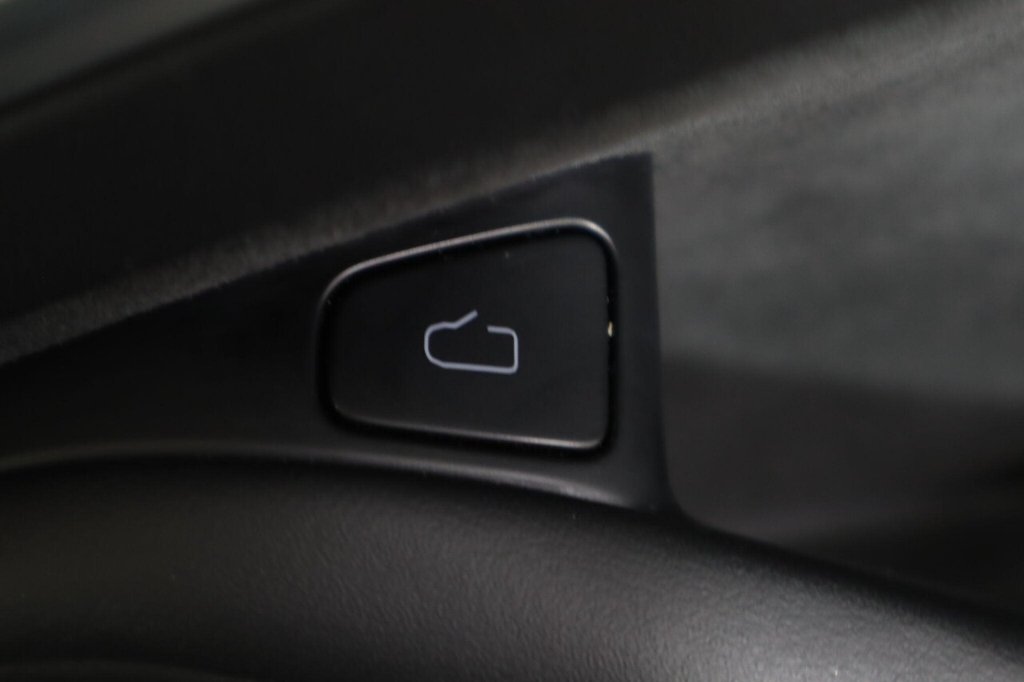 Used Tesla Model 3 2021 for sale - 76323331: Photo 20