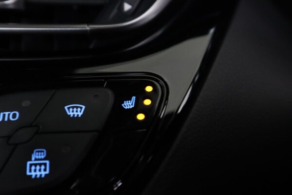 Used Toyota C-HR 2022 for sale - 76313103: Photo 23