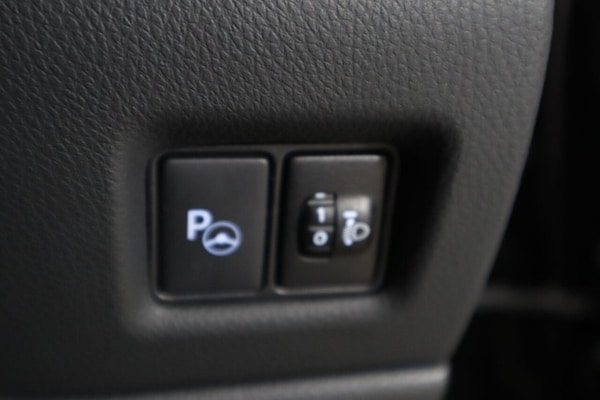 Used Toyota C-HR 2022 for sale - 76313103: Photo 25