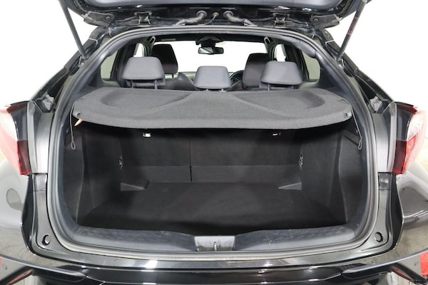 Used Toyota C-HR 2022 for sale - 76313103: Photo 44