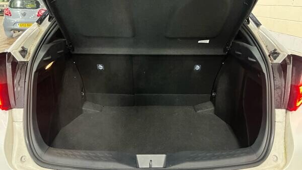 Used Toyota C-HR 2023 for sale - 77609223: Photo 11