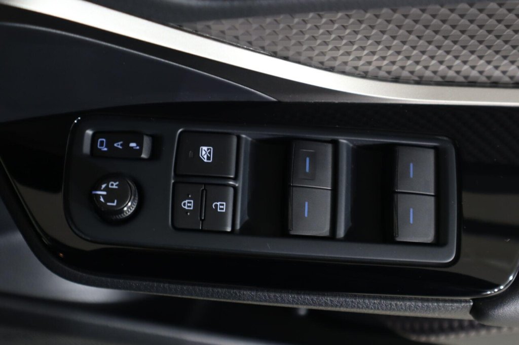 Used Toyota C-HR 2023 for sale - 77719791: Photo 28