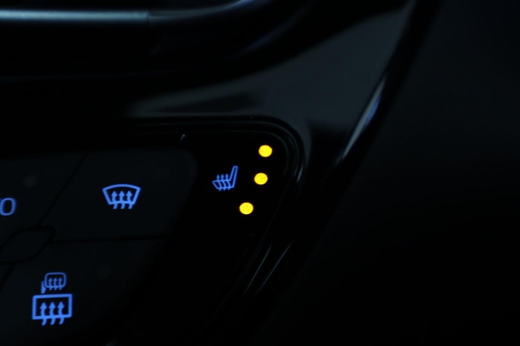 Used Toyota C-HR 2022 for sale - 78154055: Photo 24