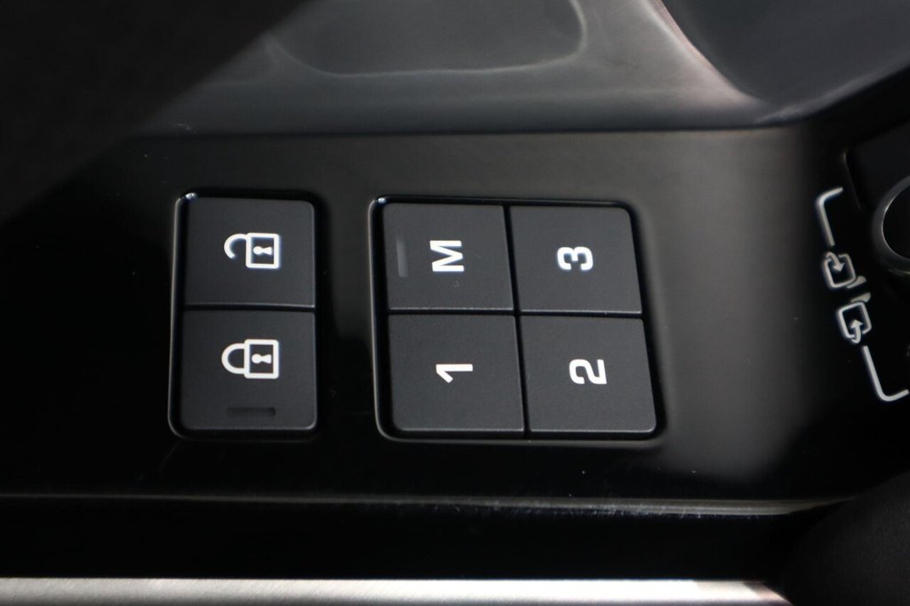 Used Land Rover Range Rover Velar 2022 for sale - 76333760: Photo 24