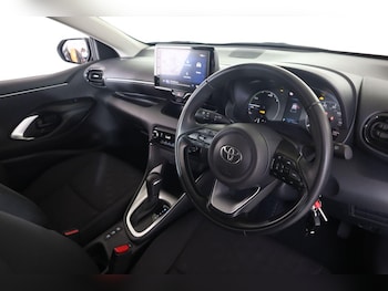 Used Toyota Yaris 2024 for sale - 79506857: Photo