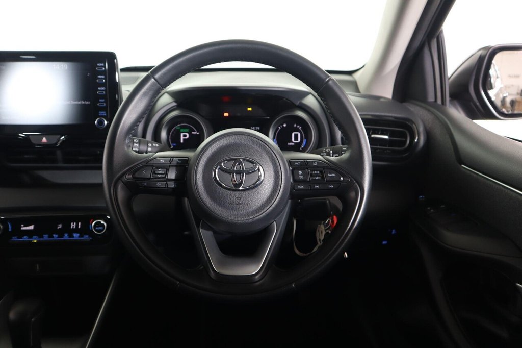 Used Toyota Yaris 2022 for sale - 77327925: Photo 40