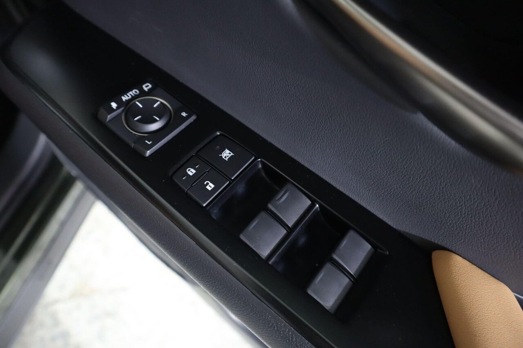 Used Lexus UX 2023 for sale - 76986342: Photo 19