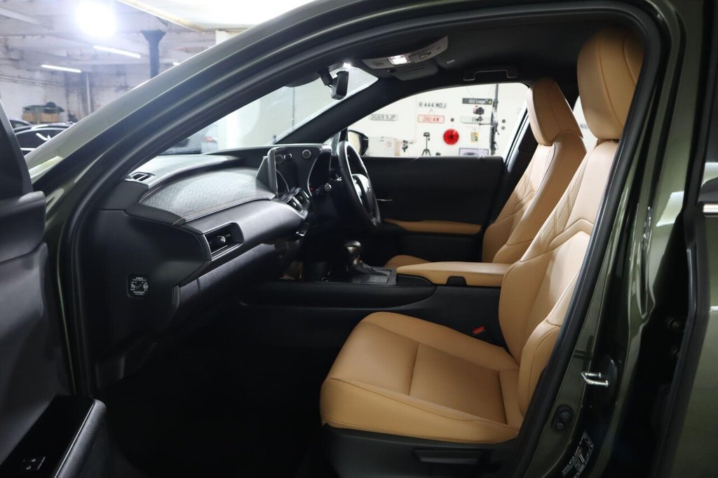 Used Lexus UX 2023 for sale - 76986342: Photo 31