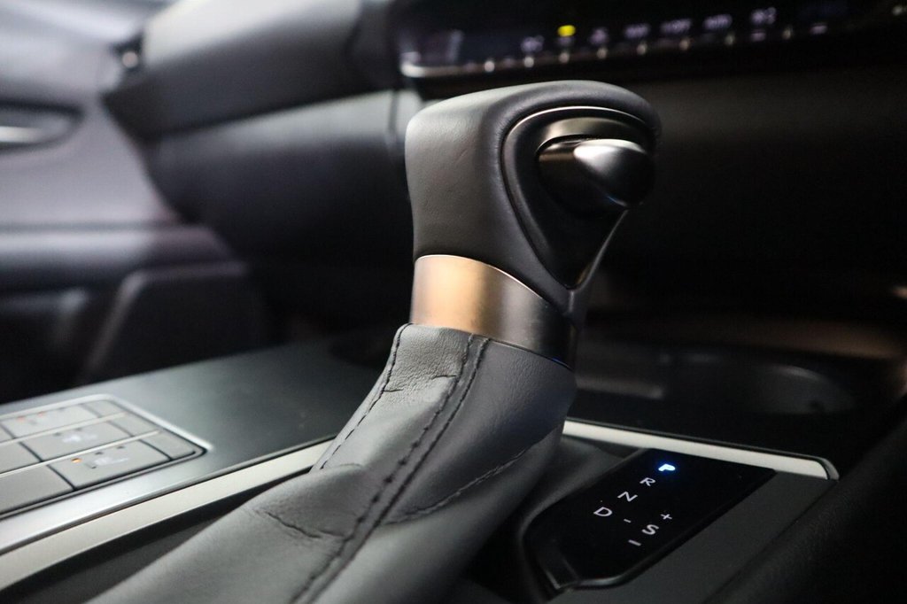 Used Lexus UX 2023 for sale - 76986342: Photo 47