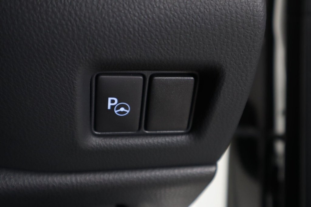 Used Toyota C-HR 2023 for sale - 77551796: Photo 25