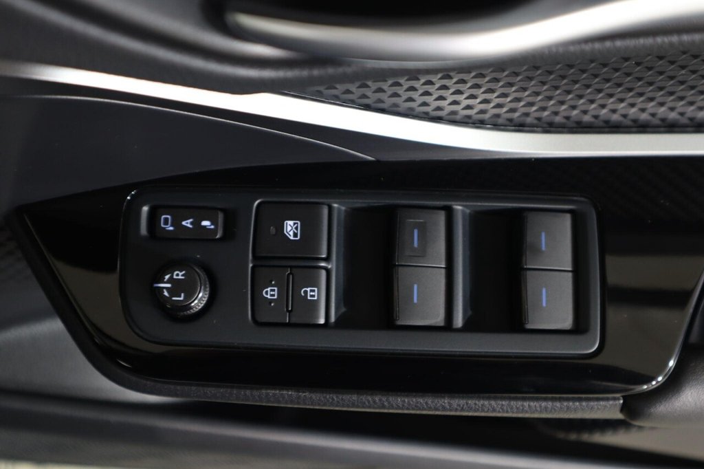 Used Toyota C-HR 2023 for sale - 77551796: Photo 28