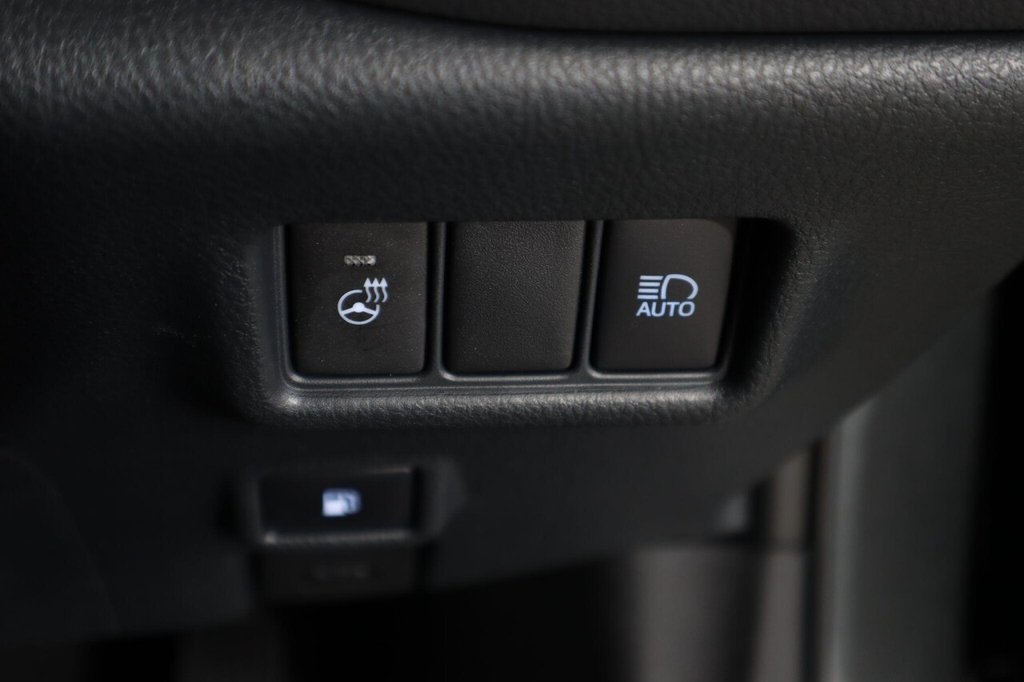 Used Toyota C-HR 2023 for sale - 78145337: Photo 27