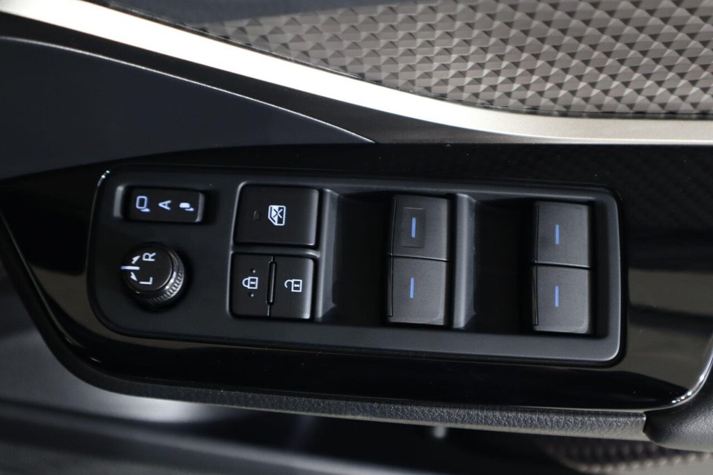 Used Toyota C-HR 2023 for sale - 78145337: Photo 28